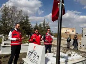 Niğde’de şehit kabirlerine anlamlı ziyaret
