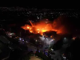 Niğde’deki fabrika yangınını söndürme çalışmaları sürüyor
