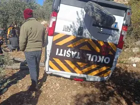 Öğrenci servisi zeytinliğe uçtu: 5 yaralı
