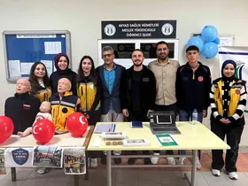 Öğrenci toplulukları stantlarda çalışmalarını tanıttı
