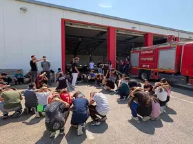 Öğrenciler itfaiyeciliği yerinde öğrendi
