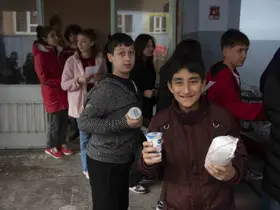 Öğrencilere 23 Nisan’da döner ikramı
