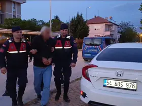 Öğrencileri taciz eden bakkal kamera kayıtlarından yakalandı
