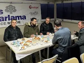 Öğrencilerle iftarda bir araya geldiler
