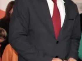 Okul müdürü evinde ölü bulundu
