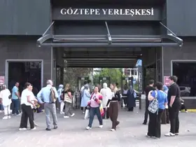 Okul önlerinde heyecanlı YKS bekleyişi başladı

