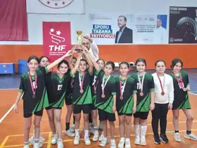 Okul Sporları Küçükler Hentbol Müsabakaları sona erdi
