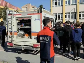 Okulda gerçeği aramayan deprem tatbikatı
