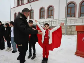 Okullarda bayrak coşkusu
