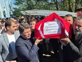Ölen vali yardımcısı dualarla son yolculuğuna uğurlandı
