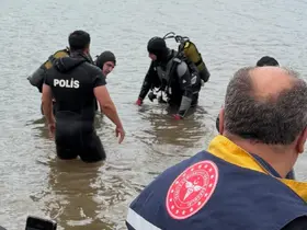 Oltasını düşürdüğü gölette boğularak hayatını kaybetti