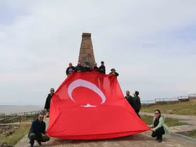 Oltu Yürüyüş Grubu, 30 Ağustos’ta Allahuekber şehitlerini andı
