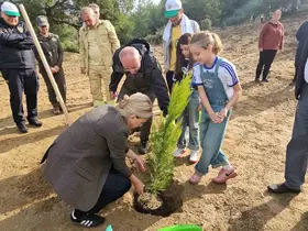 Önce öğrendiler sonra fidanları diktiler
