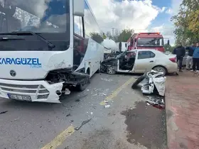 Önce yavaşlayan araca ardından karşı yönden gelen otomobile çarptı: 1 yaralı
