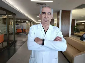 Op. Dr. Atlı: "Ebola, iç ve dış organlarda kanamalarla seyreden bir hastalık"
