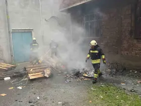 Ordu’da atık malzeme ve paletlerin bulunduğu alanda yangın
