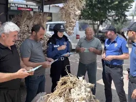 Ordu’da polis ekiplerinden dolandırıcılığa karşı broşürlü uyarı
