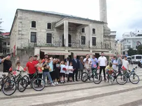 Ordu’da yaz Kur’an kursu öğrencilerine bisiklet ve paten hediye edildi
