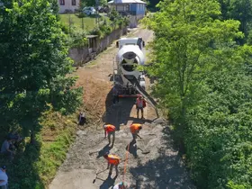 Ordu’nun kırsal mahallelerinde beton yol çalışmaları
