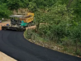 Ordu’nun kırsalında sıcak asfalt çalışmaları
