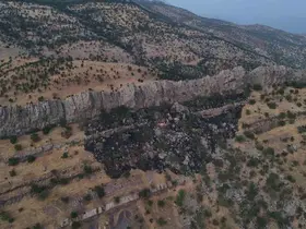 Ormanlık alanda çıkan yangını köylüler söndürdü
