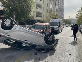 Ortalığın savaş alanına döndüğü kaza kamerada: 1 yaralı