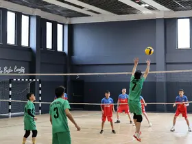 Ortaokullar arası “Kardeşlik ve Dostluk Erkekler Voleybol Turnuvası” başladı