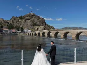 Osmancık’ın tarihi ve doğal güzellikleri gelin ve damatların "doğal stüdyosu" oldu
