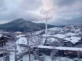 Osmaneli’nin yüksek kesimlerine mevsimin ilk karı yağdı
