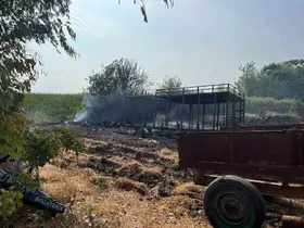 Osmaniye’de malzeme deposu alevlere teslim oldu
