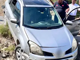 Osmaniye’de otomobil yol kenarına devrildi: 1 yaralı
