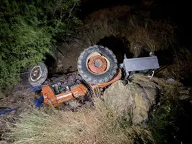 Osmaniye’de traktör dereye yuvarlandı: 2 ölü
