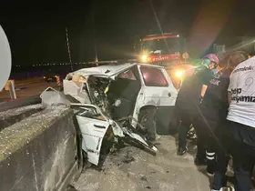 Otomobil beton bariyerlere çarptı: 1 ölü
