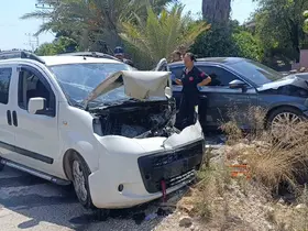 Otomobil ile hafif ticari araç kafa kafaya çarpıştı: 1 yaralı
