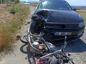 Otomobil ile motosiklet çarpıştı: 2 ağır yaralı
