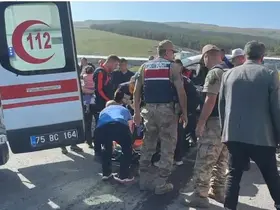Otomobil ile pikap çarpıştı: 3 kişi yaralandı

