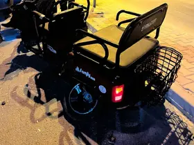 Otomobil ile üç tekerlekli motosiklet çarpıştı: 2 yaralı
