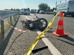 Otomobil motosiklete arkadan çarptı: 1 ölü 3 yaralı
