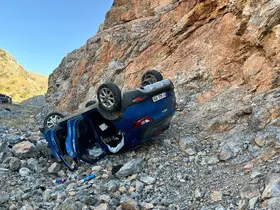 Otomobil şarampole yuvarlandı: 1’i çocuk 5 kişi yaralandı
