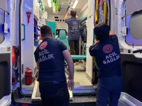Otomobil şarampole yuvarlandı: 3 yaralı
