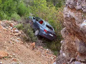 Otomobil şarampole yuvarlandı:3’ü çocuk 5 kişi yaralandı
