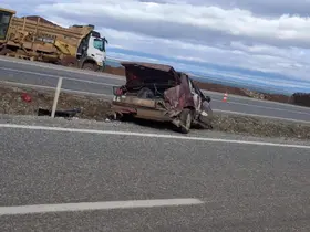 Otomobilin devrilmesiyle 2 kişi yaralandı