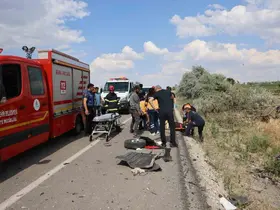 Otomobilin kağıt gibi savrulduğu kazada 4 kişi yaralandı

