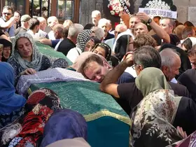 Otomobilin Kızılırmak’a uçtuğu kazada ölen anne ile çocuğuna gözyaşı
