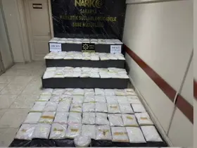 Otoyolda tarihi operasyon: 100 kilo uyuşturucu cipin bagajında bulundu
