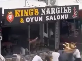Oyun salonunda kavga: Sandalyeler havada uçuştu, 1 kişi yaralandı
