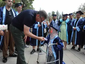 Özel bireylerin mezuniyet kutlaması yürekleri ısıttı
