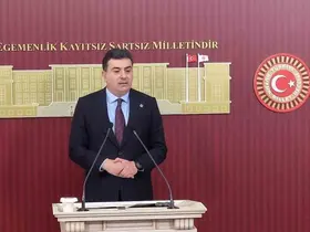 Özgür Özel Ekibi Meclis’te grup toplantısı ısrarını sürdürüyor

