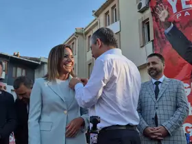 Özgür Özel Tekirdağ’da halka seslendi: "Hep beraber yürüyoruz"

