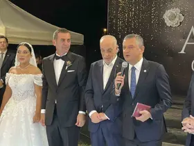 Özgür Özel, Yeni Parti Sakarya İl Başkanının düğününe katıldı
